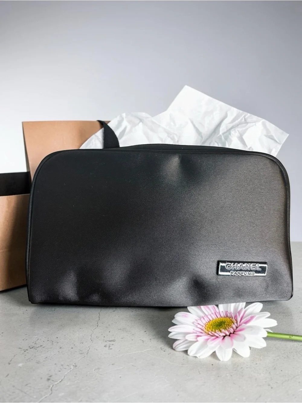 CHANEL Parfums Cosmetics Bag & Mini Shopping Bag Bundle 💕 - Picture 6 of 10